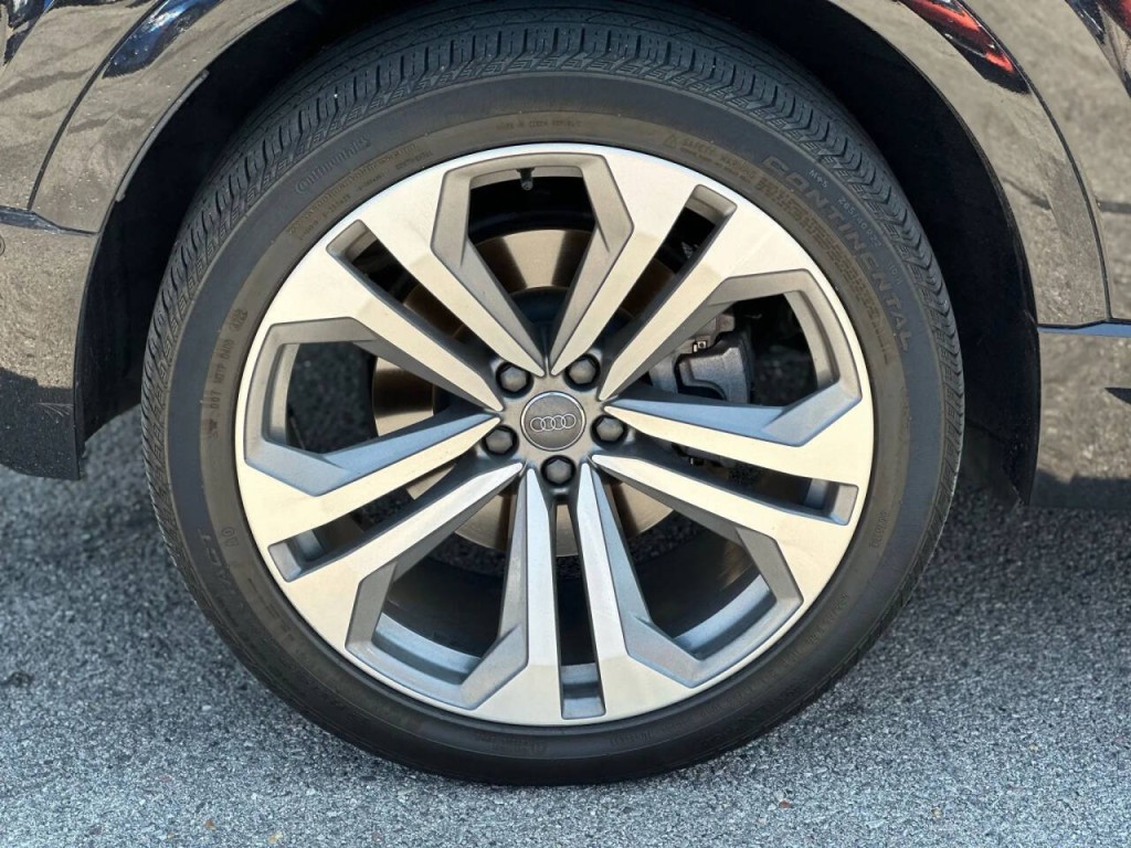 2019 Audi Q8 Image 23