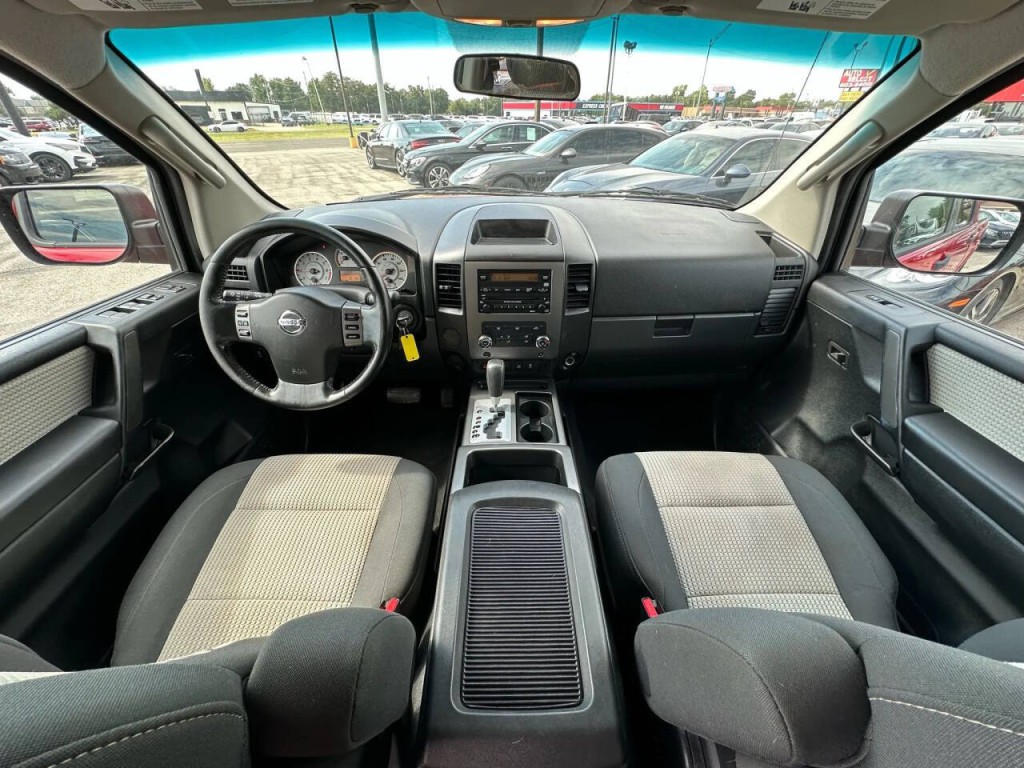 2012 Nissan Titan Image 2