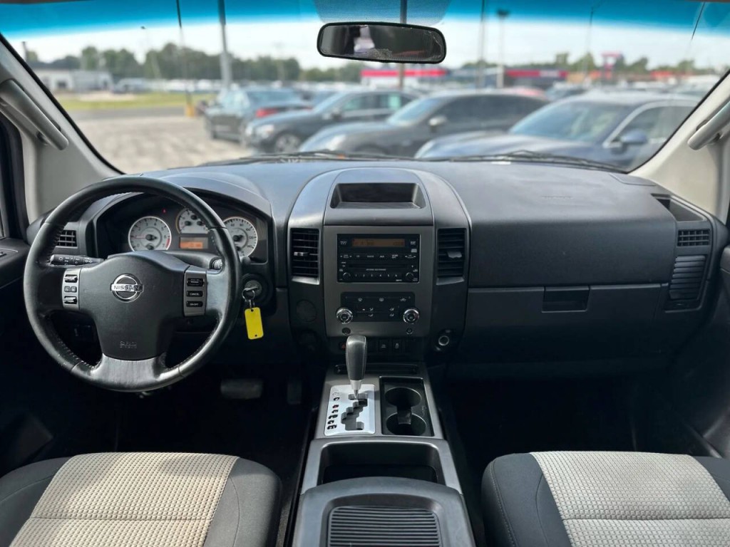 2012 Nissan Titan Image 12