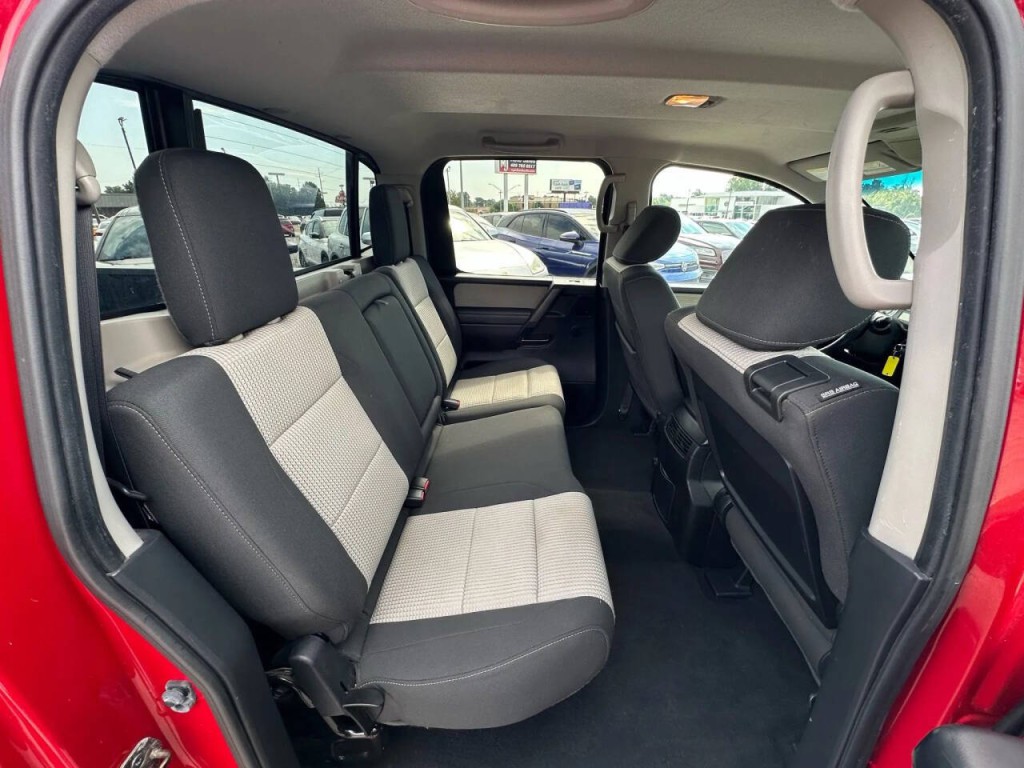 2012 Nissan Titan Image 14