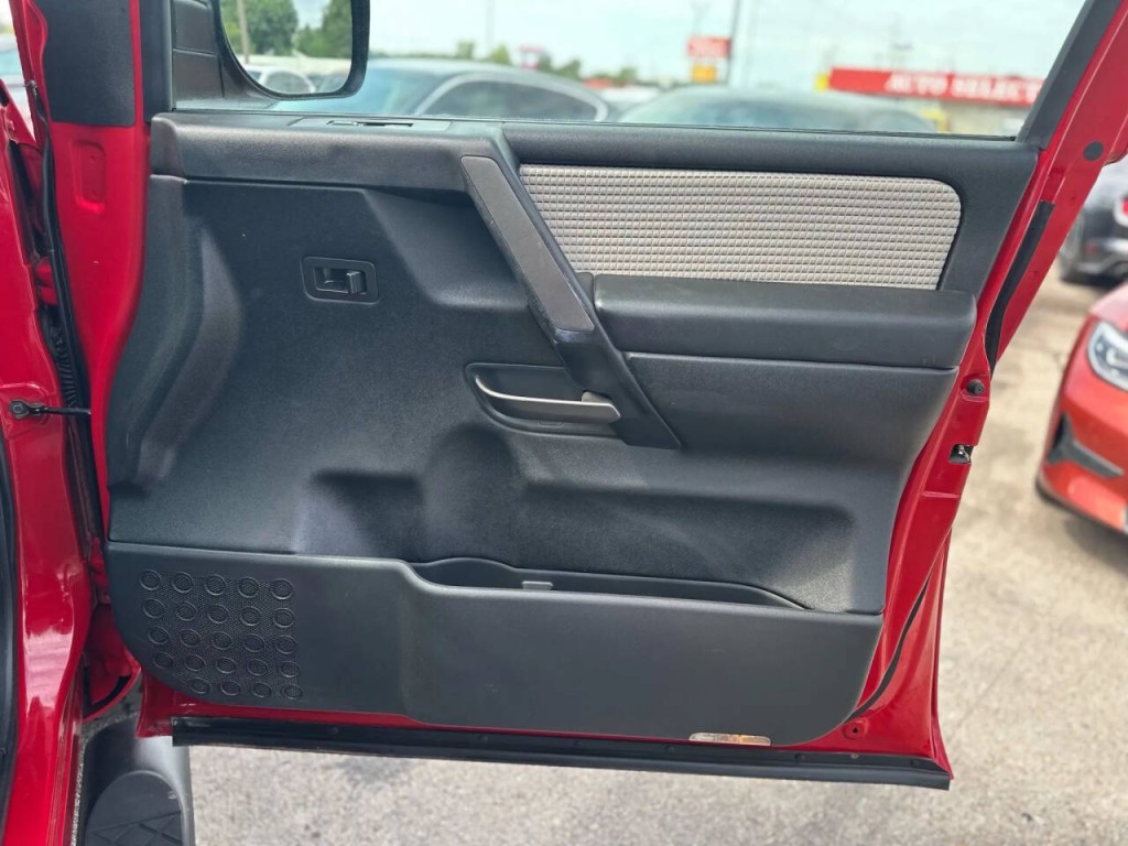2012 Nissan Titan Image 20