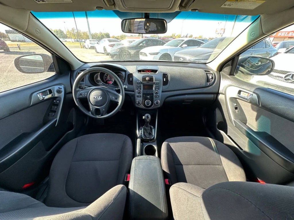 2013 Kia Forte Image 2
