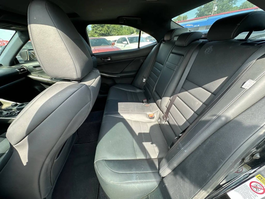 2014 Lexus IS 250 Image 17
