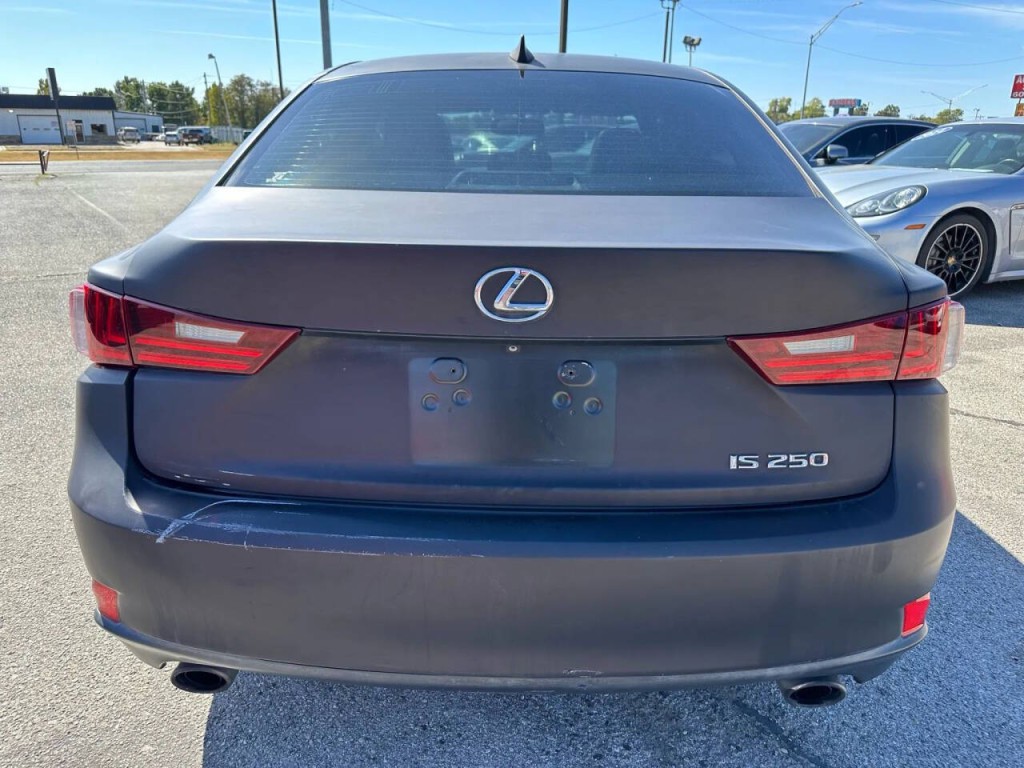 2014 Lexus IS 250 Image 32