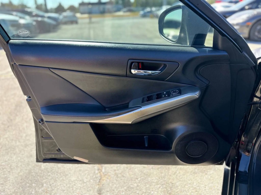 2014 Lexus IS 250 Image 19