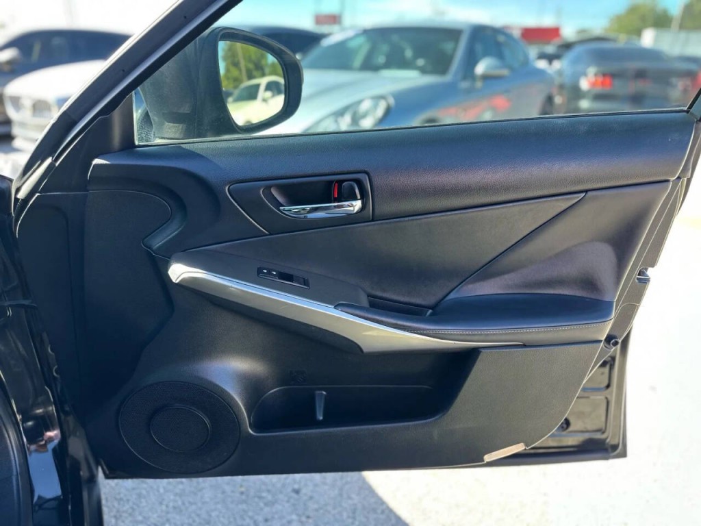 2014 Lexus IS 250 Image 21