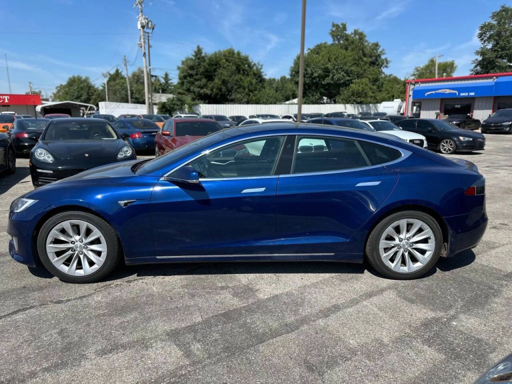 2017 Tesla Model S Image 8
