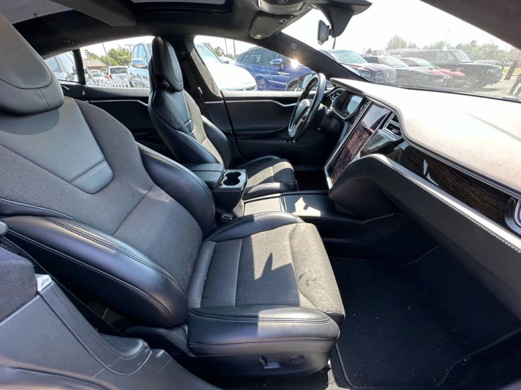 2017 Tesla Model S Image 12