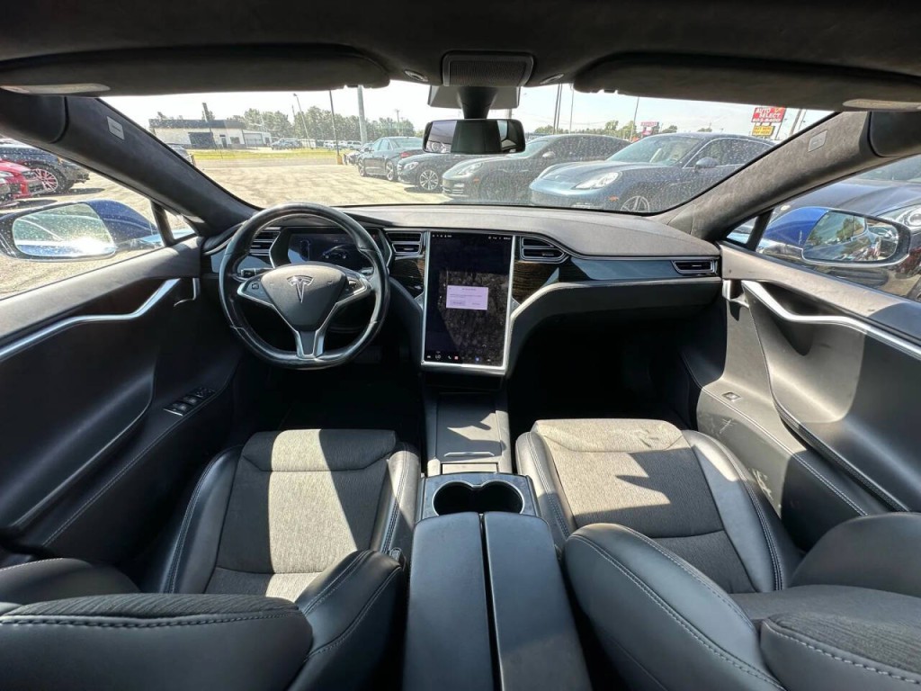 2017 Tesla Model S Image 2