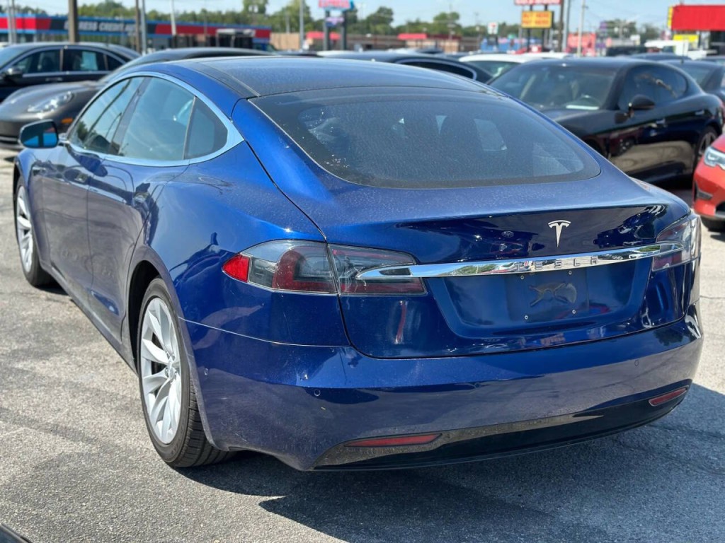 2017 Tesla Model S Image 8