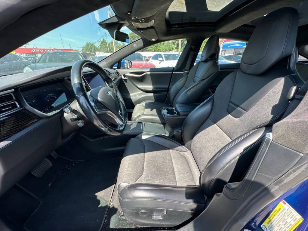 2017 Tesla Model S Image 10
