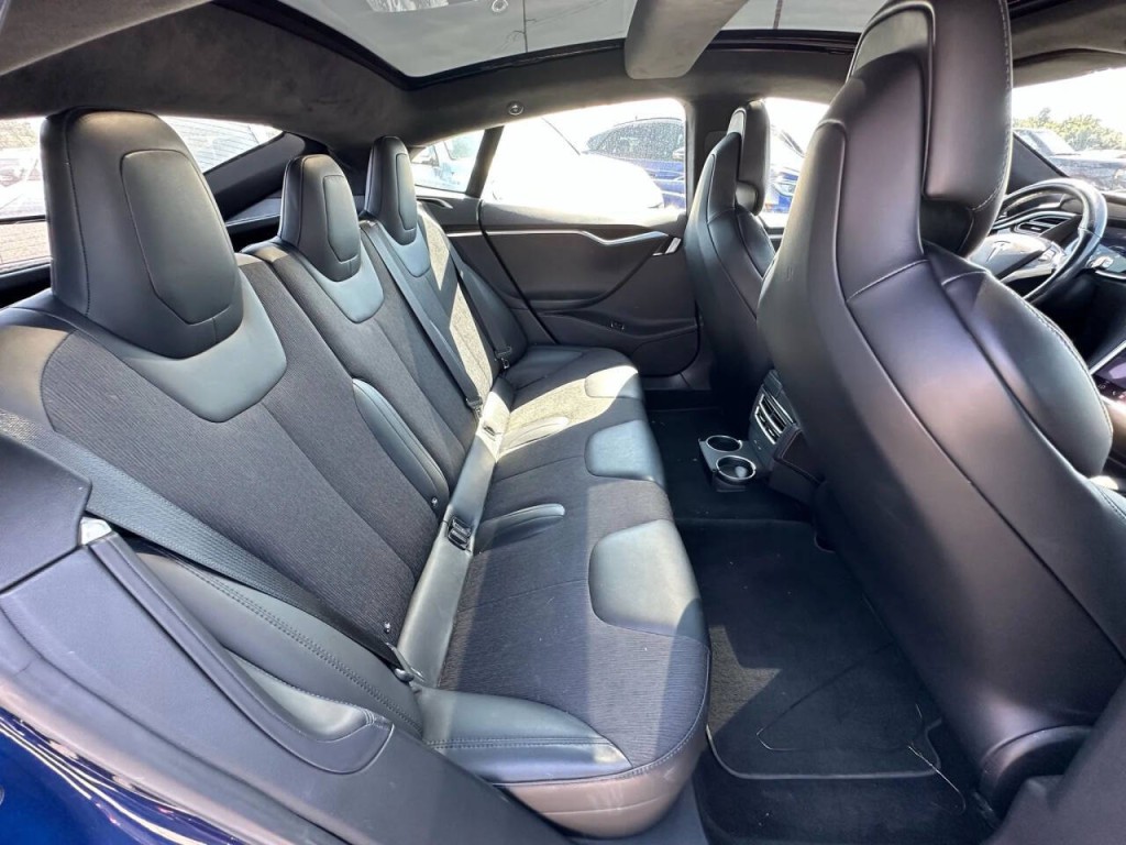 2017 Tesla Model S Image 14
