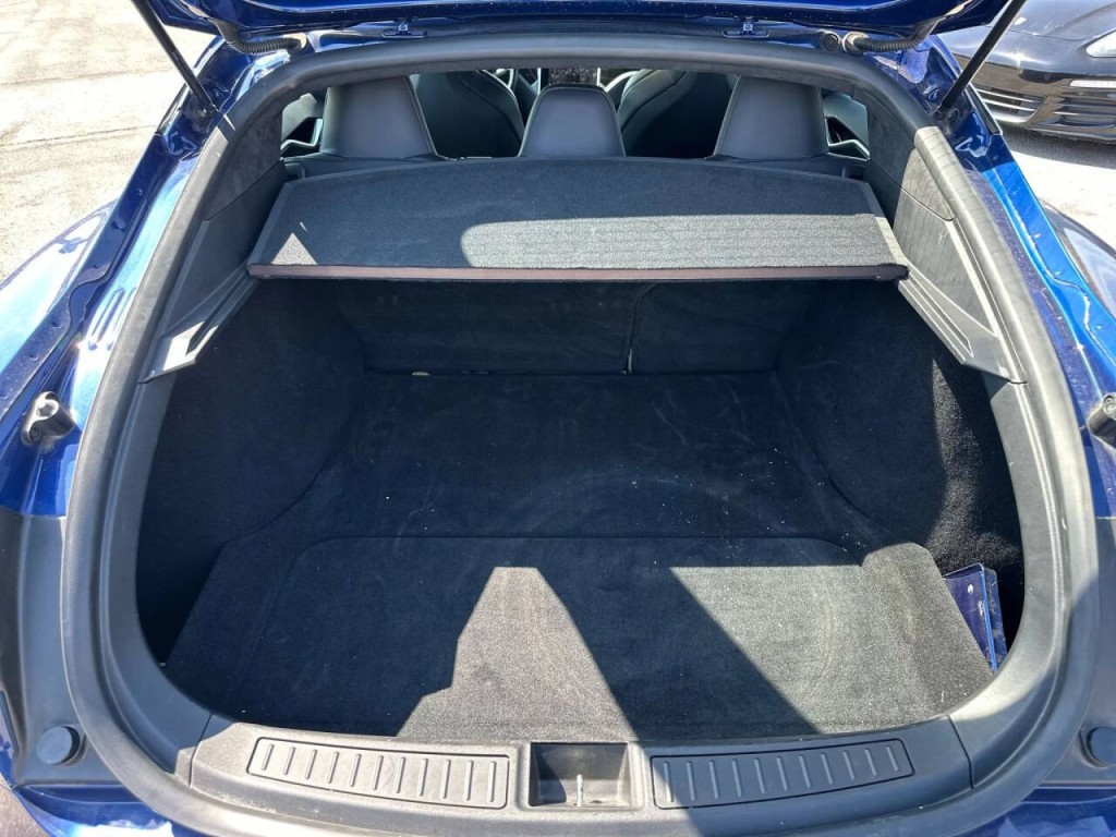 2017 Tesla Model S Image 18