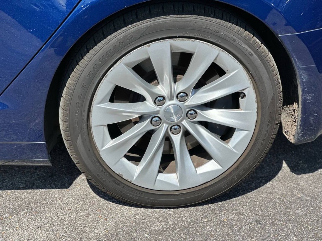 2017 Tesla Model S Image 20