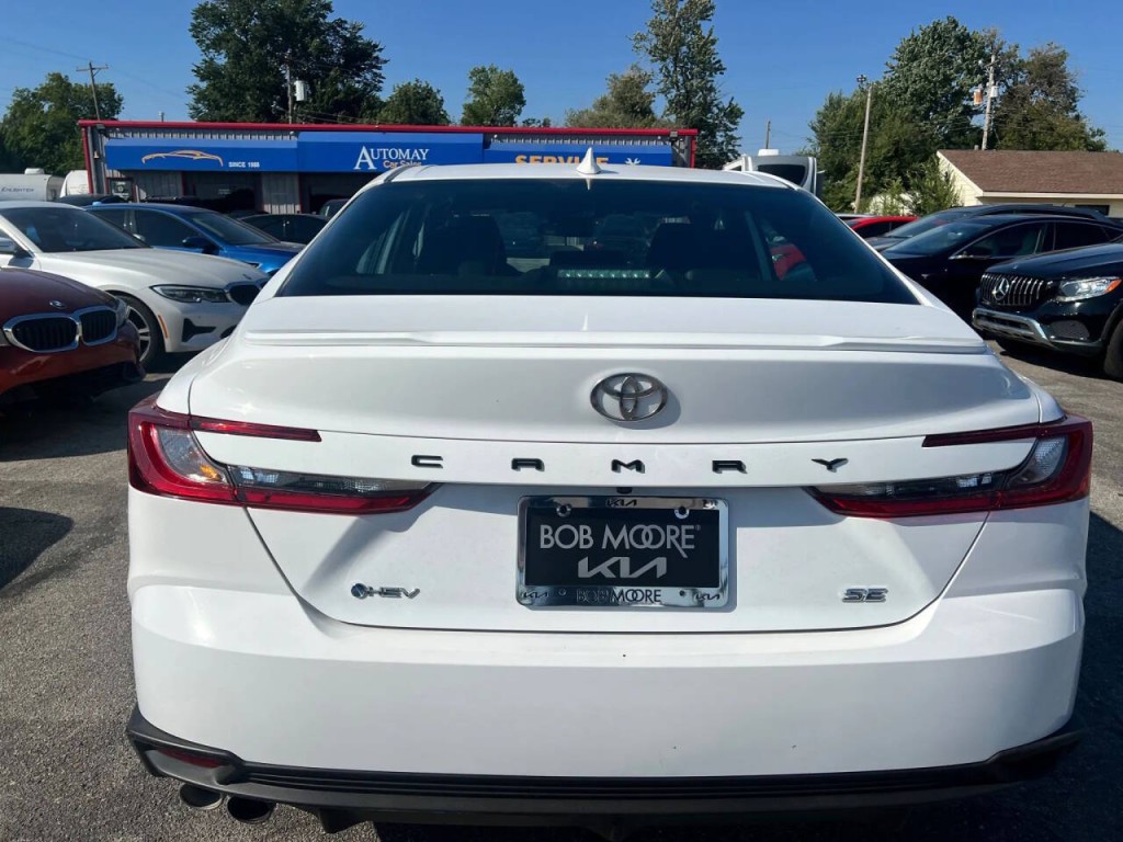 2025 Toyota Camry Image 4