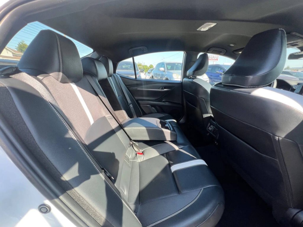 2025 Toyota Camry Image 14
