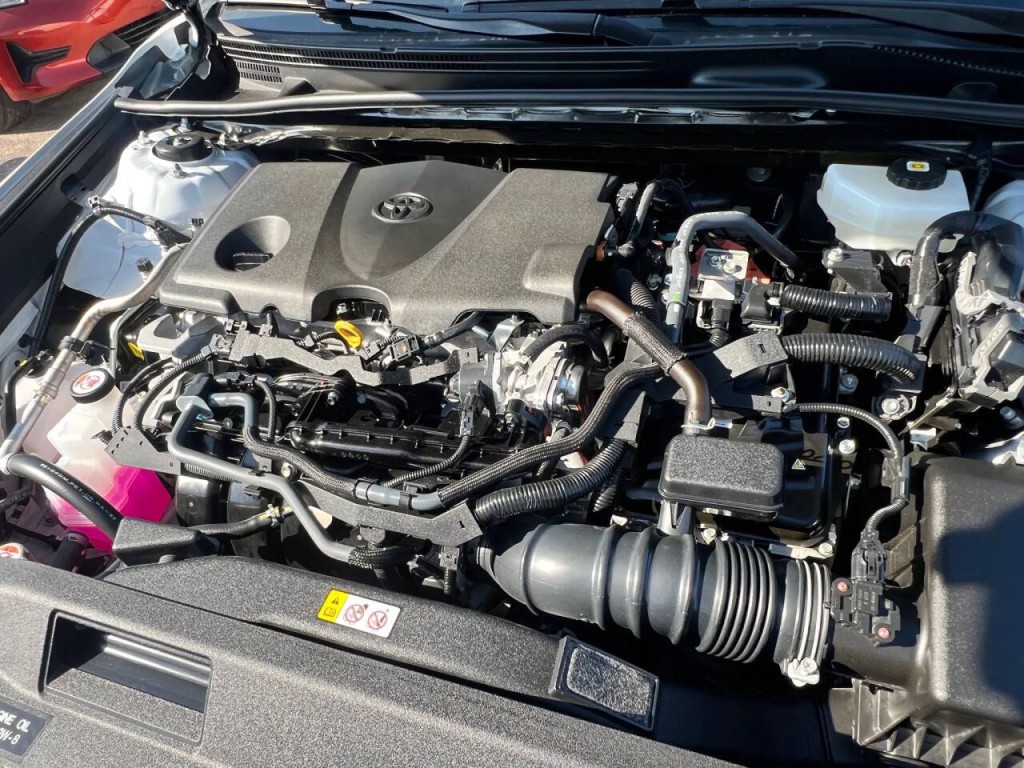 2025 Toyota Camry Image 19