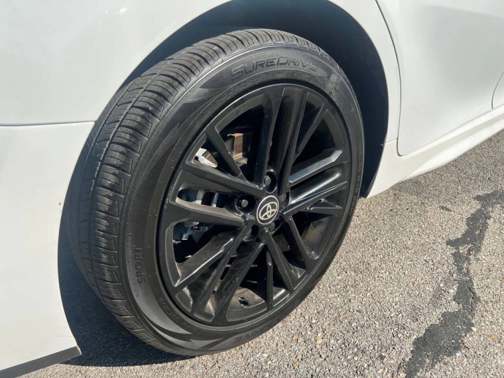 2025 Toyota Camry Image 21