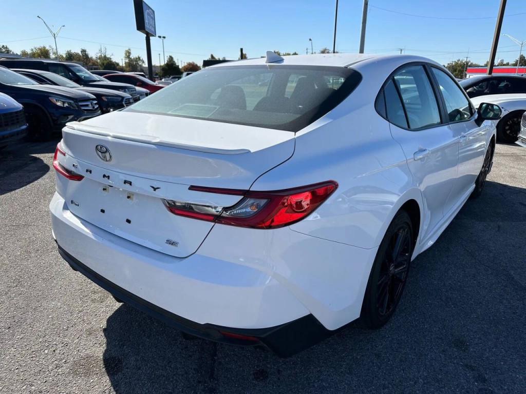 2025 Toyota Camry Image 30