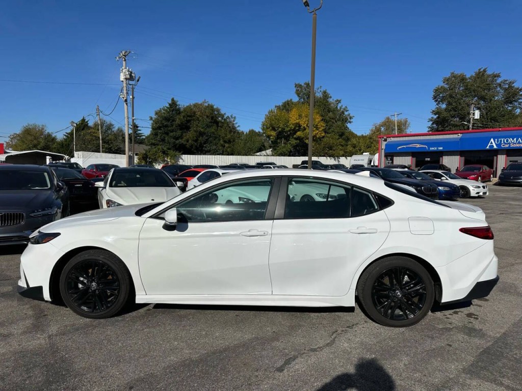 2025 Toyota Camry Image 33