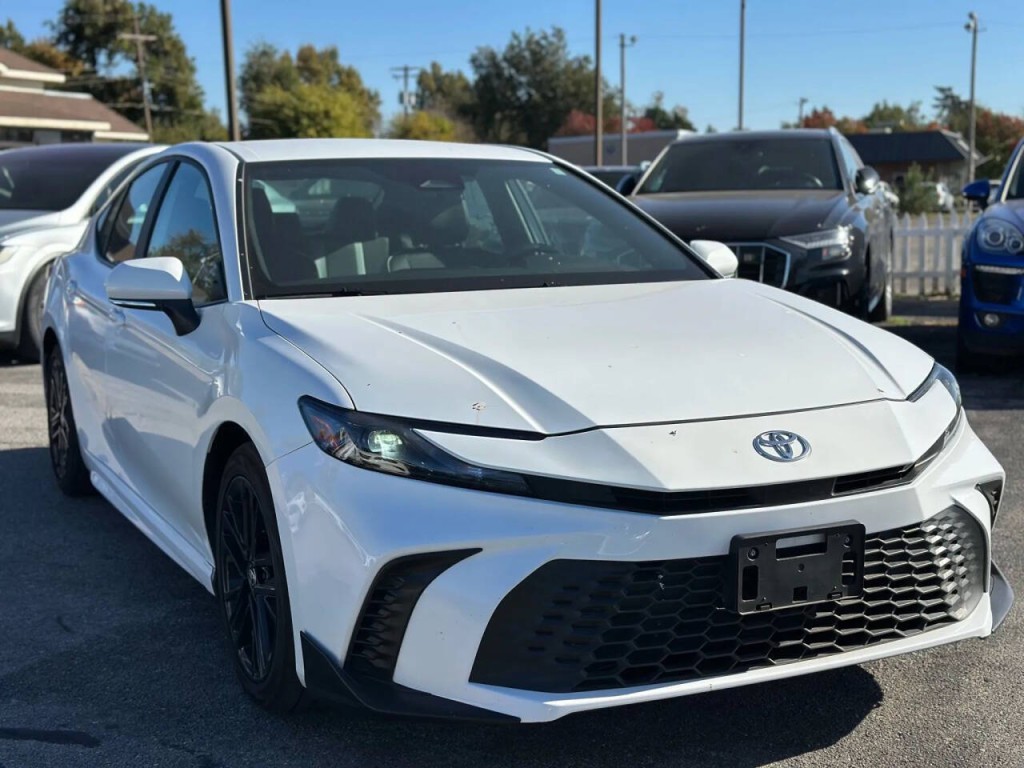 2025 Toyota Camry Image 4