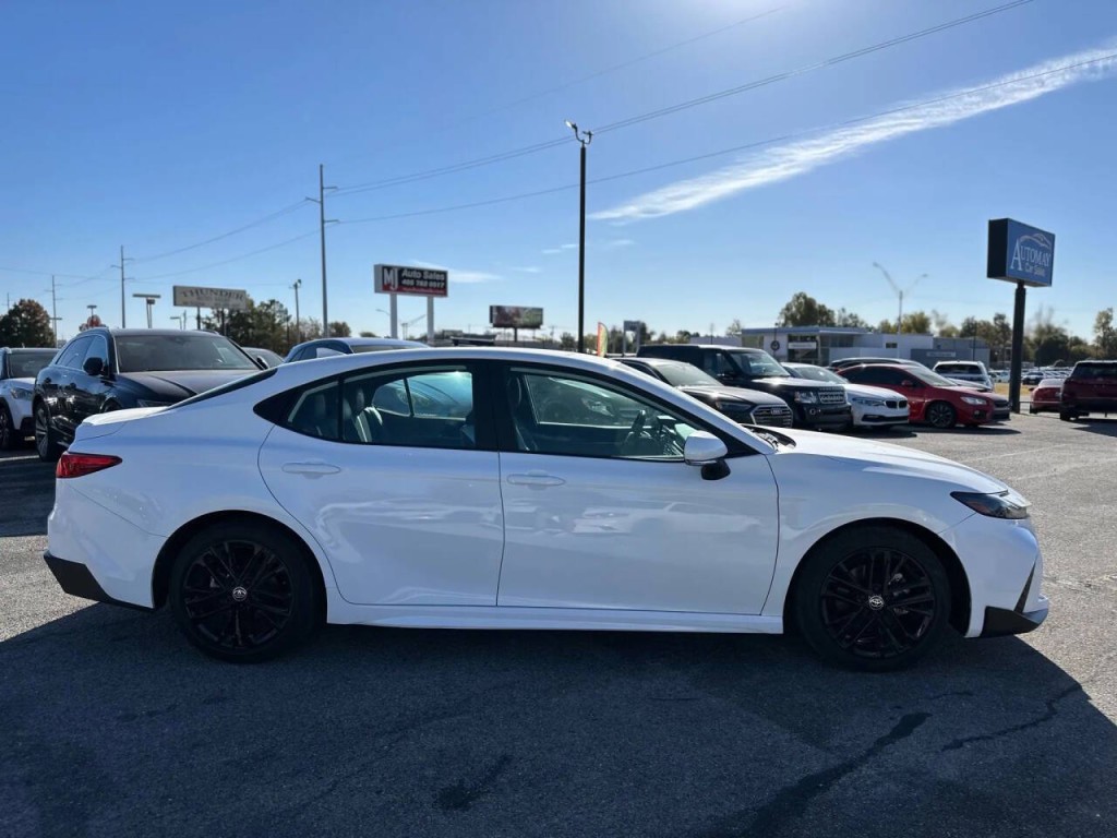 2025 Toyota Camry Image 5