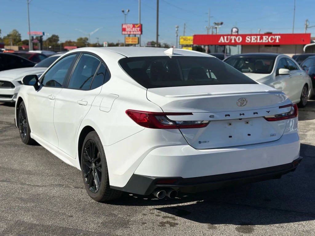 2025 Toyota Camry Image 8
