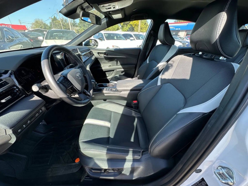 2025 Toyota Camry Image 10