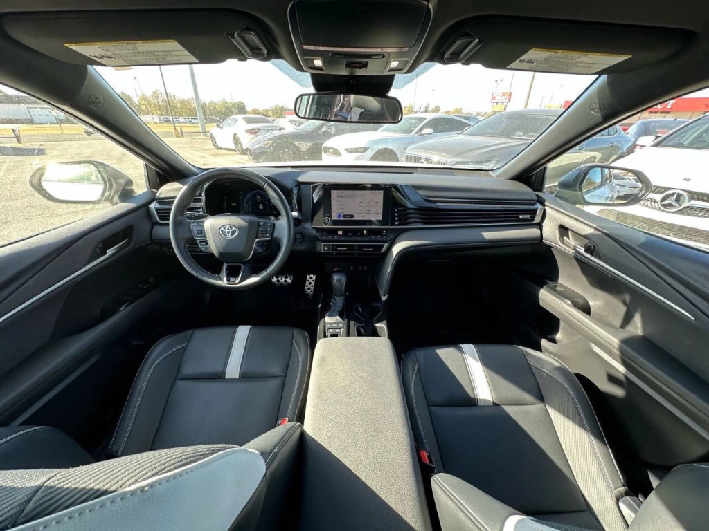 2025 Toyota Camry Image 11
