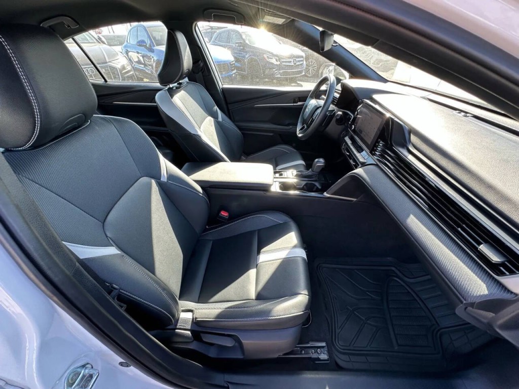 2025 Toyota Camry Image 13