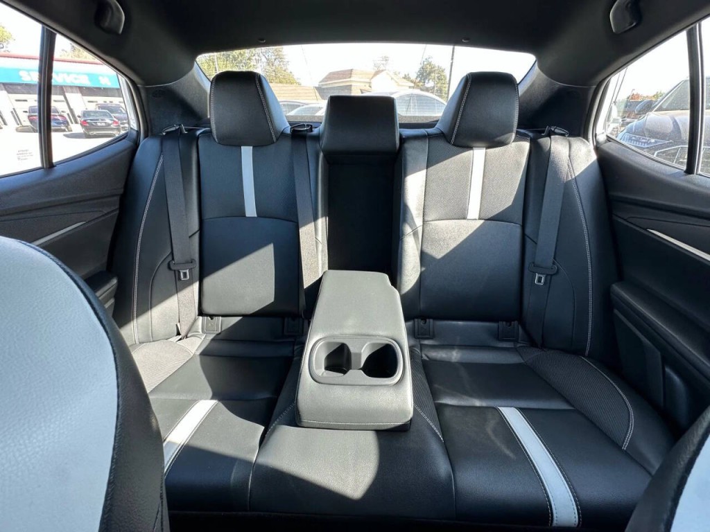 2025 Toyota Camry Image 16