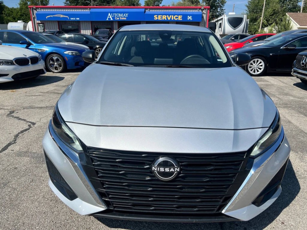 2024 Nissan Altima Image 8