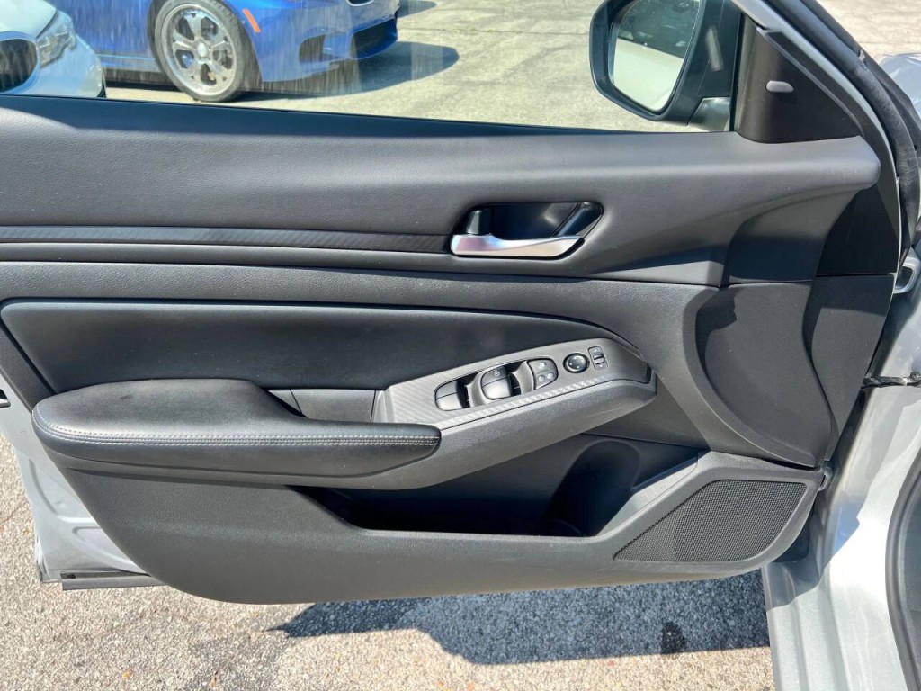 2024 Nissan Altima Image 9