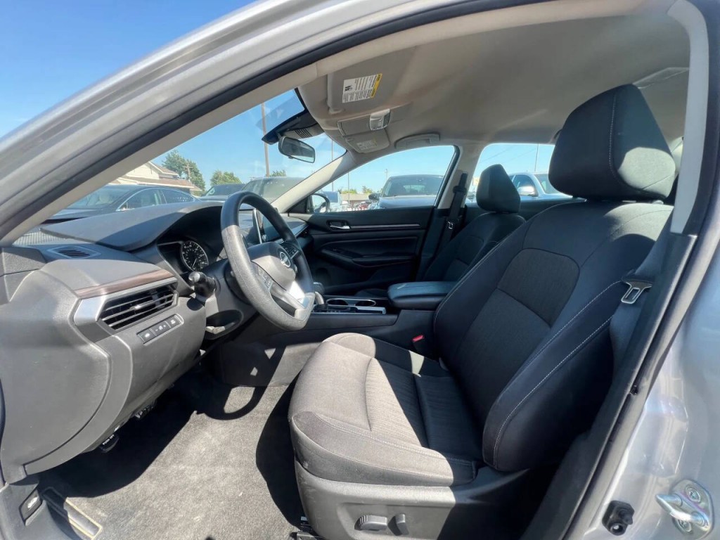 2024 Nissan Altima Image 10