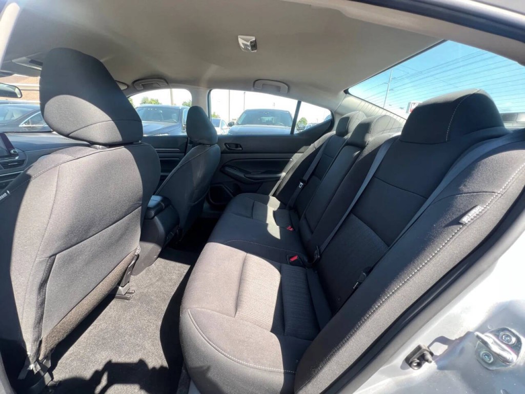 2024 Nissan Altima Image 12