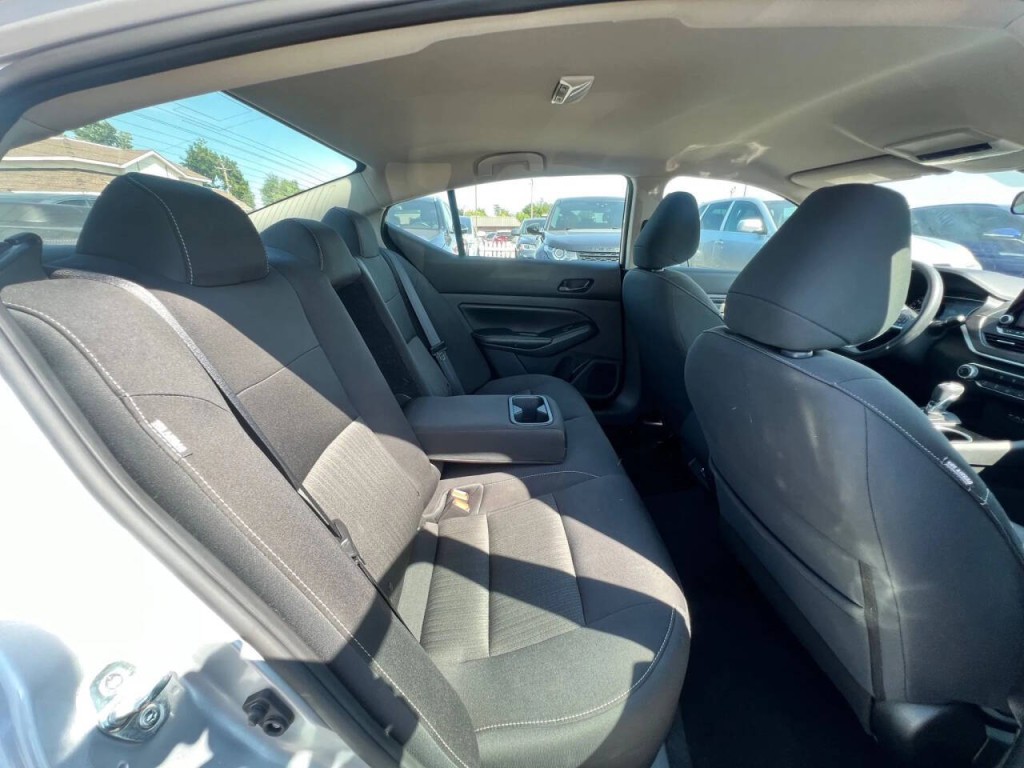 2024 Nissan Altima Image 16