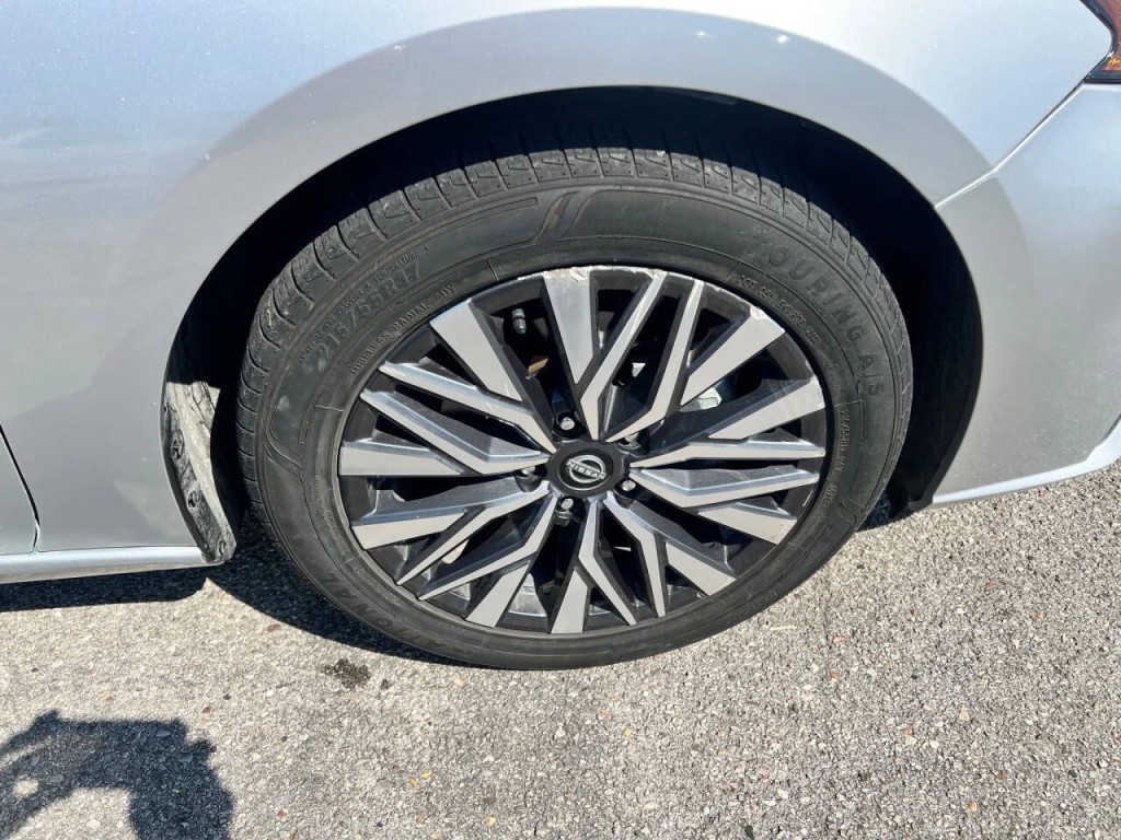 2024 Nissan Altima Image 21
