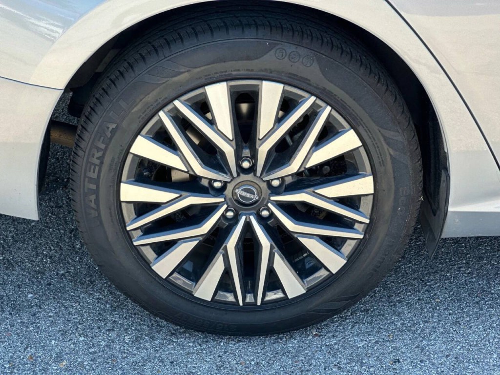 2024 Nissan Altima Image 28