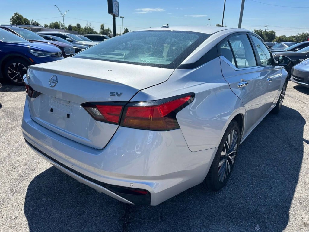 2024 Nissan Altima Image 33