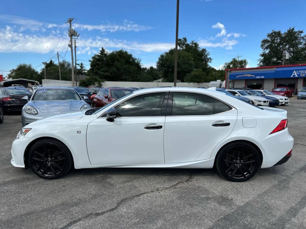 2015 Lexus IS 250 Image 9
