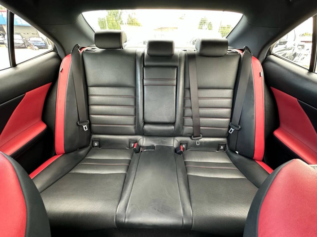 2015 Lexus IS 250 Image 16