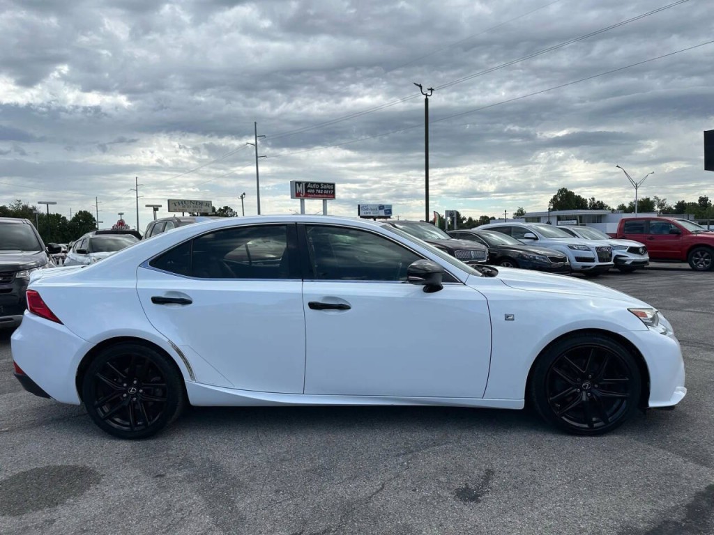 2015 Lexus IS 250 Image 31