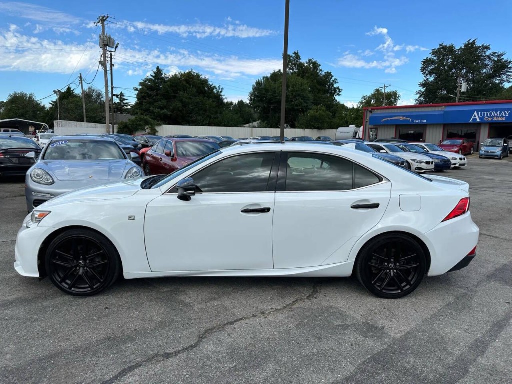 2015 Lexus IS 250 Image 35