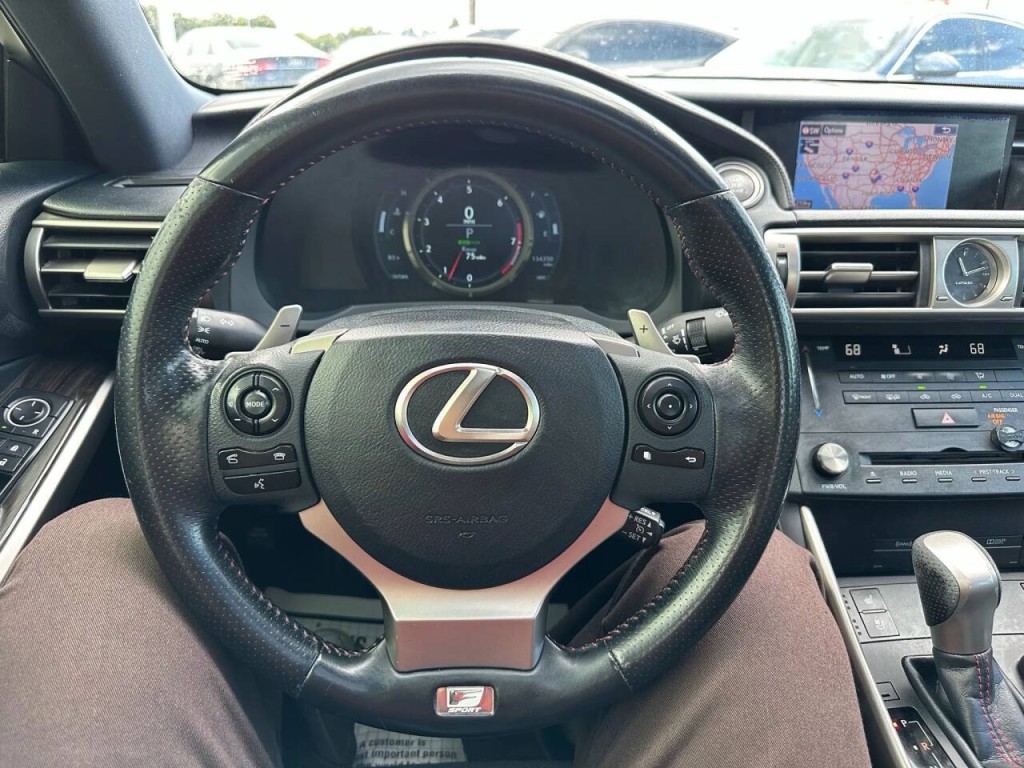 2015 Lexus IS 250 Image 38