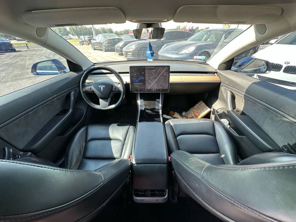 2019 Tesla Model 3 Image 11