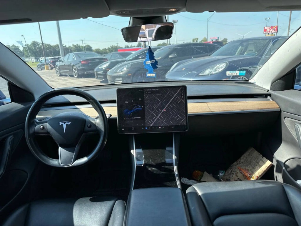 2019 Tesla Model 3 Image 12