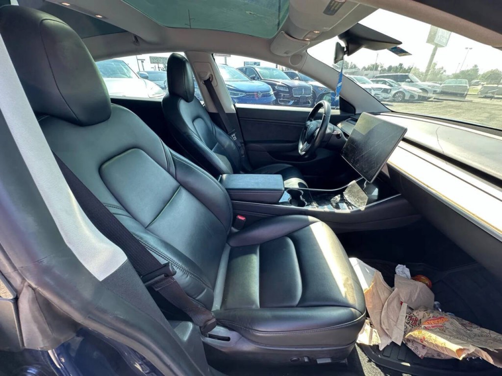 2019 Tesla Model 3 Image 13