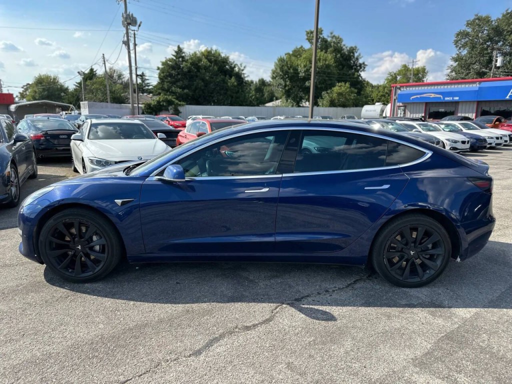 2019 Tesla Model 3 Image 9