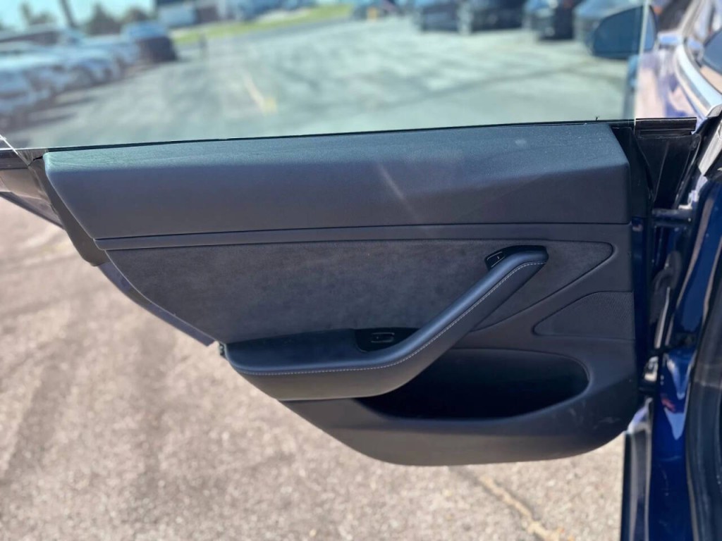 2019 Tesla Model 3 Image 19