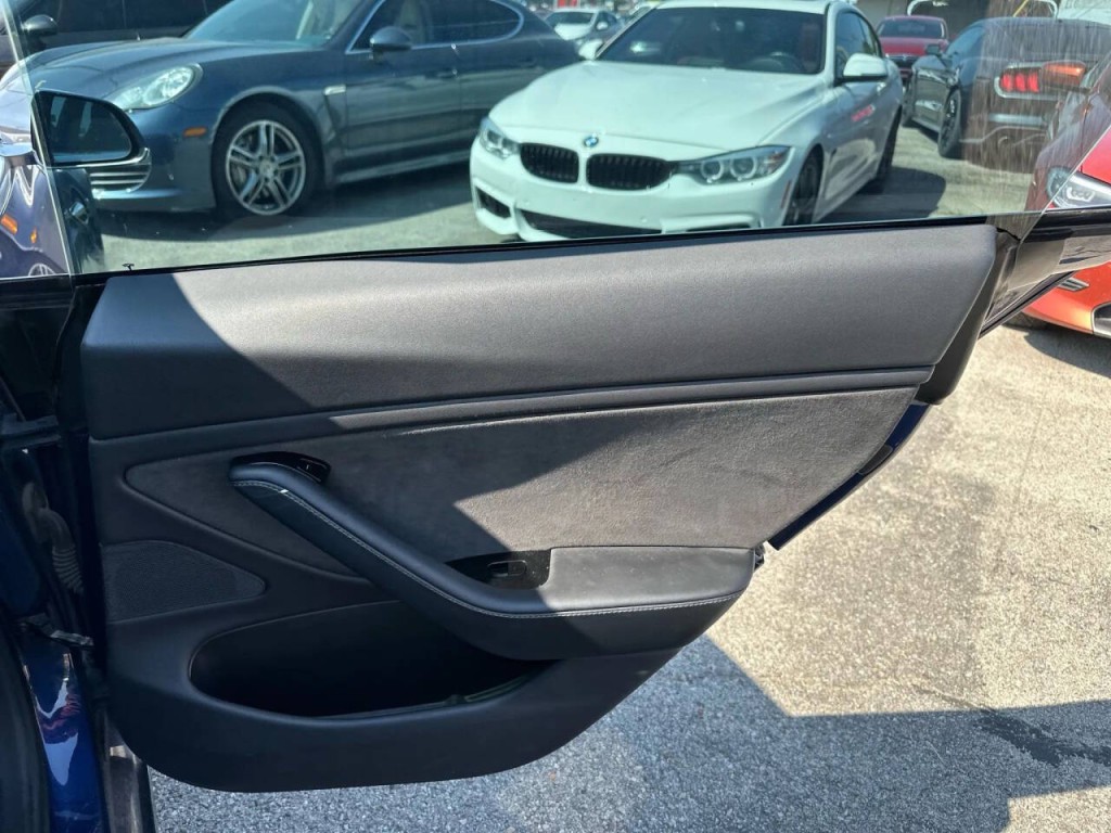 2019 Tesla Model 3 Image 21